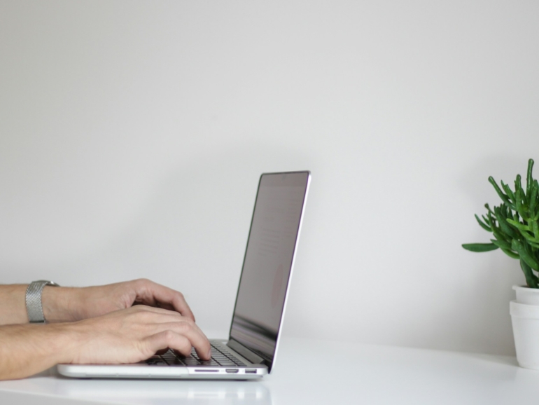 nordwood-themes-EZSm8xRjnX0-unsplash