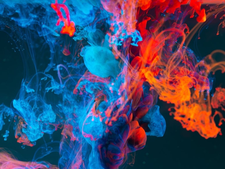 photo-1541701494587-cb58502866ab