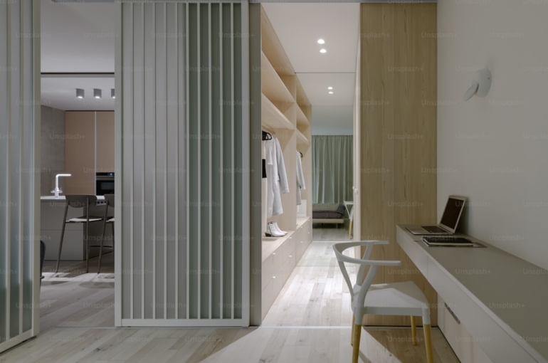 premium_photo-1674676471316-5ea247175cf8