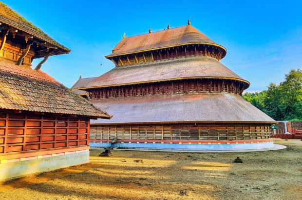 0100822_Mahalingeshwara_Temple_Adoor,_Kasaragod_district,_Kerala_059
