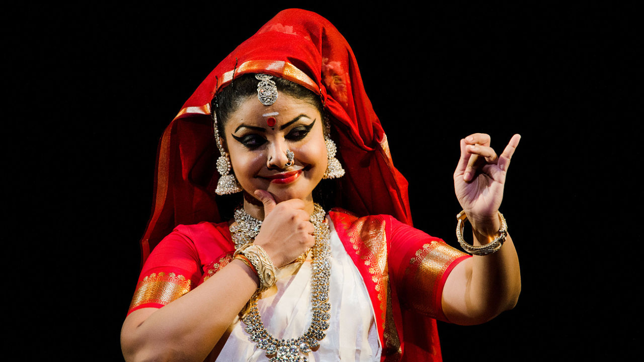 1280px-Mohiniyattam_pose