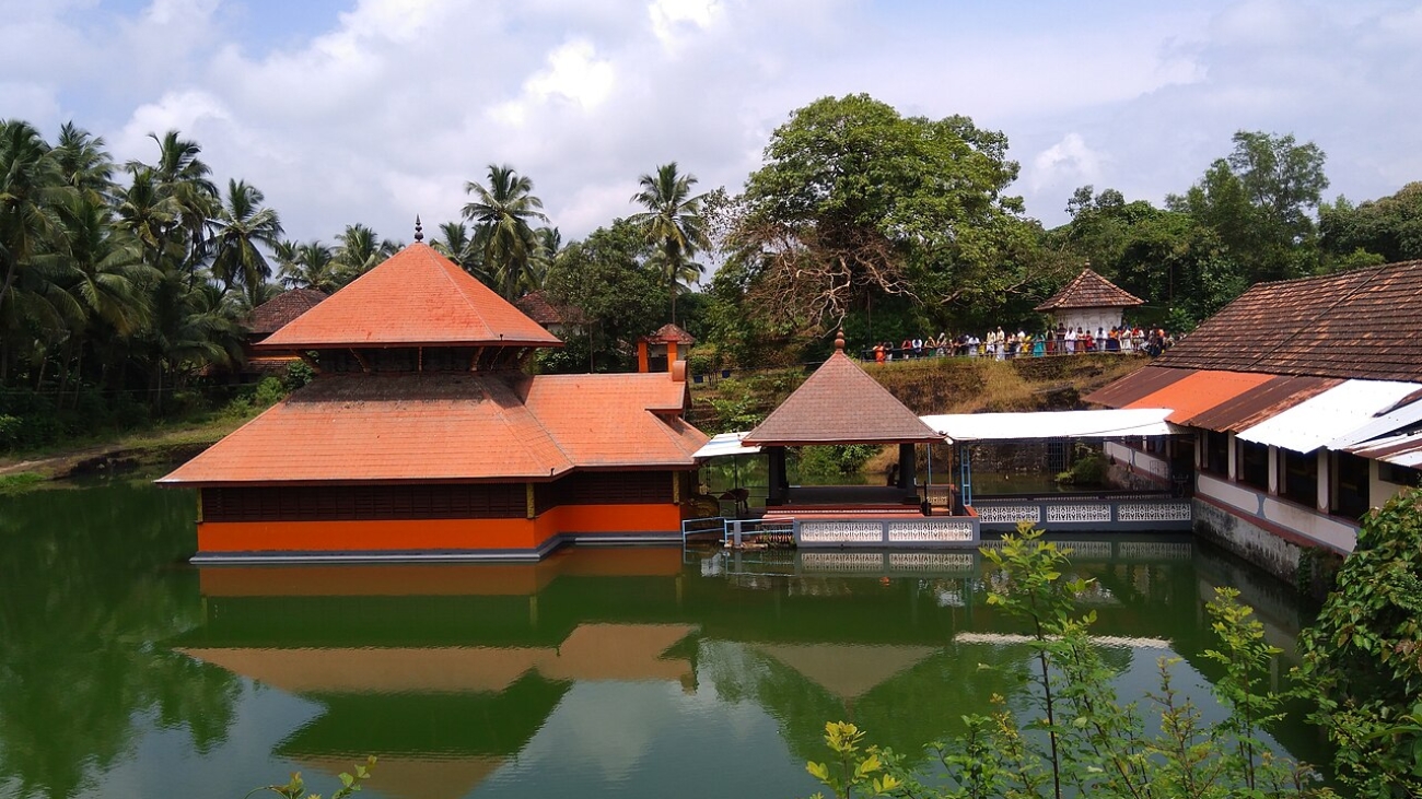 Anantapura_Lake_Temple