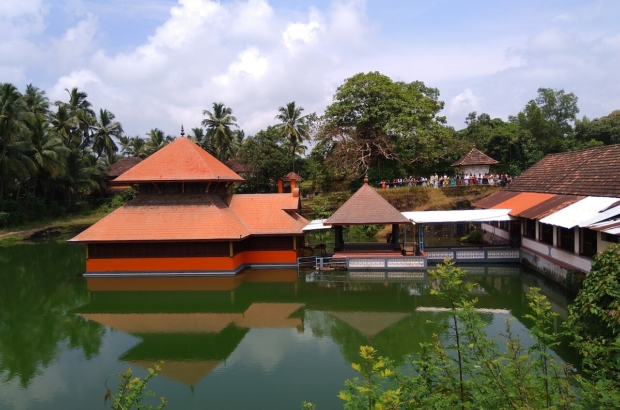 Anantapura_Lake_Temple