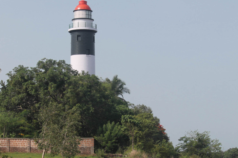 KadaloorPointLight_01