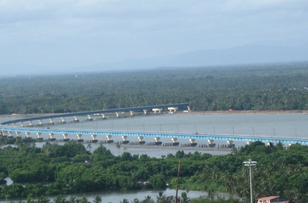 Kochi_City-Vembanad_Rail_Bridge_at_Vallarpadam,_is_the_longest_rail_bridge_in_India