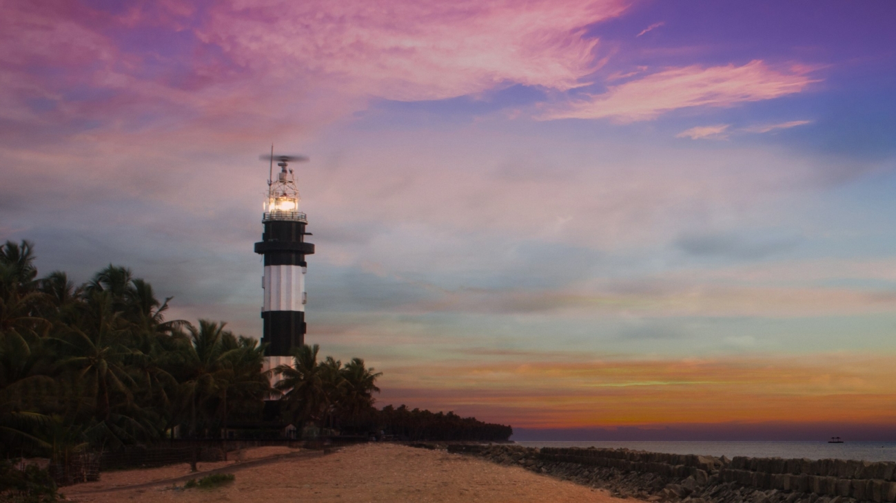 Took this snap as the lights were just put on on the lighthouse