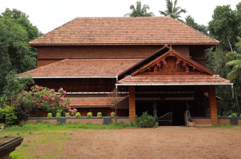 andaladi-mana-taravadu-alathur-palakkad-palakkad-temples-rt8cz7hlce