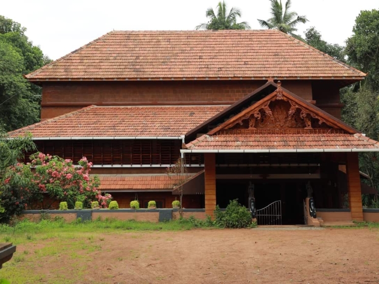 andaladi-mana-taravadu-alathur-palakkad-palakkad-temples-rt8cz7hlce
