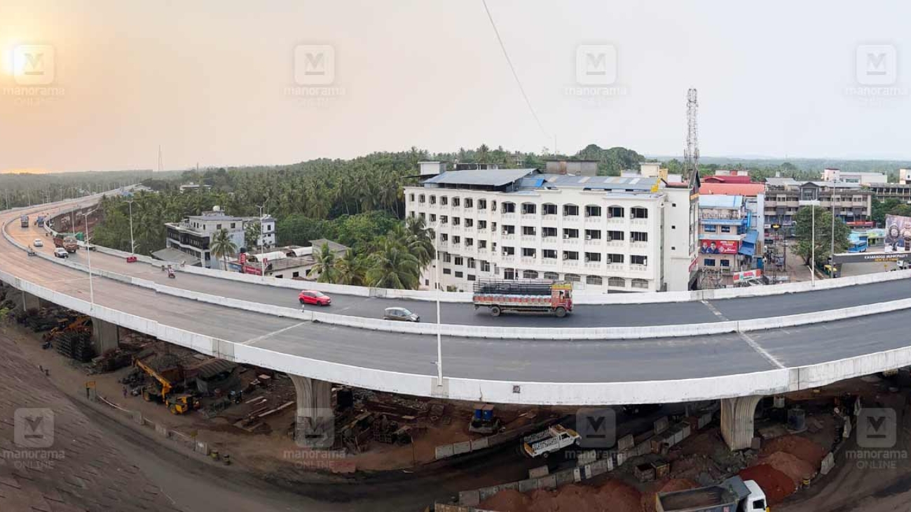 കാസർകോട് നഗരത്തിൽ ഒറ്റത്തൂണിൽ നിർമിച്ച മേൽപ്പാലത്തിൽ അടുക്കത്ത്ബയൽ മുതൽ ചെർക്കള വരെയുള്ള ഭാഗത്തേക്ക് ഗതാഗതം താൽക്കാലികമായി തുറന്നു കൊടുത്തപ്പോൾ.