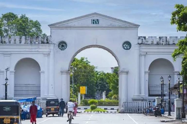 images - 2025-12-31T073207.945