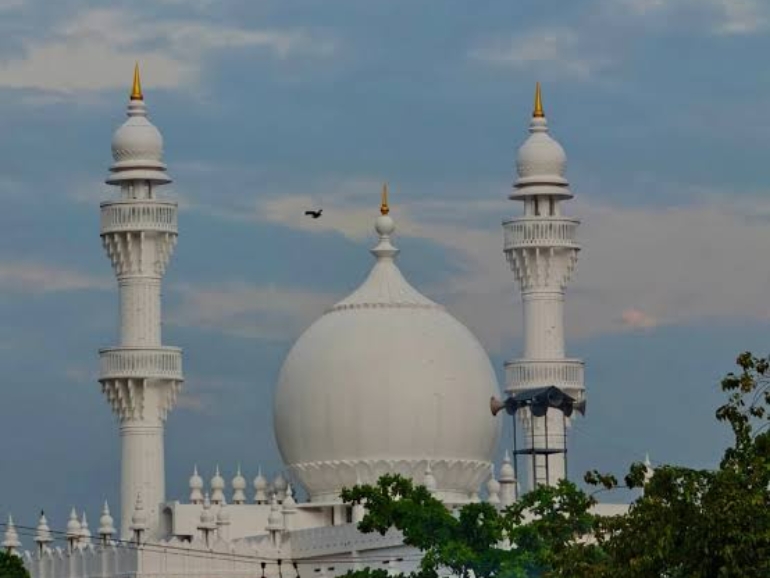 images - 2026-01-01T095133.417