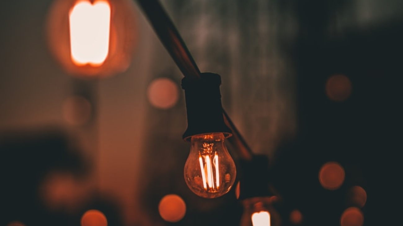 photo-1505771215590-c5fa0aec29b8