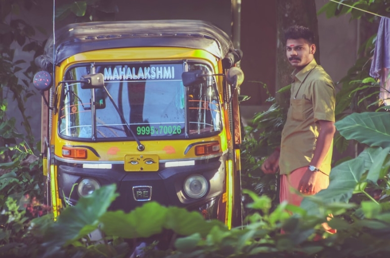 photo-1536404739248-428902ce6a3d