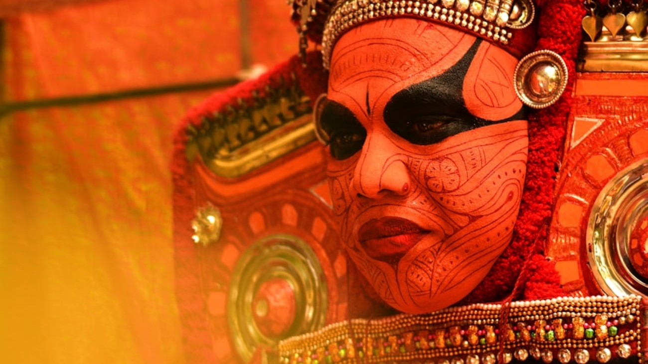 photo-1543198926-22fea2a870dd