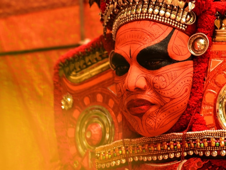 photo-1543198926-22fea2a870dd