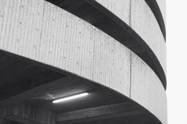 photo-1551686496-a8887d245d7b