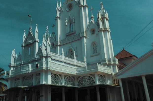 photo-1559315856-41b6bdf3dcb7