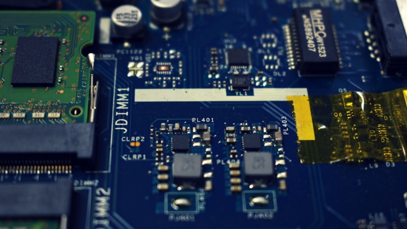 photo-1560165143-fa7e2d9e594c