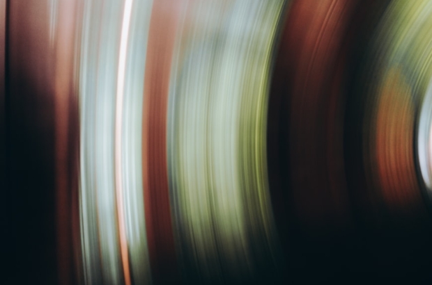 photo-1585310808021-c2221275d7ad