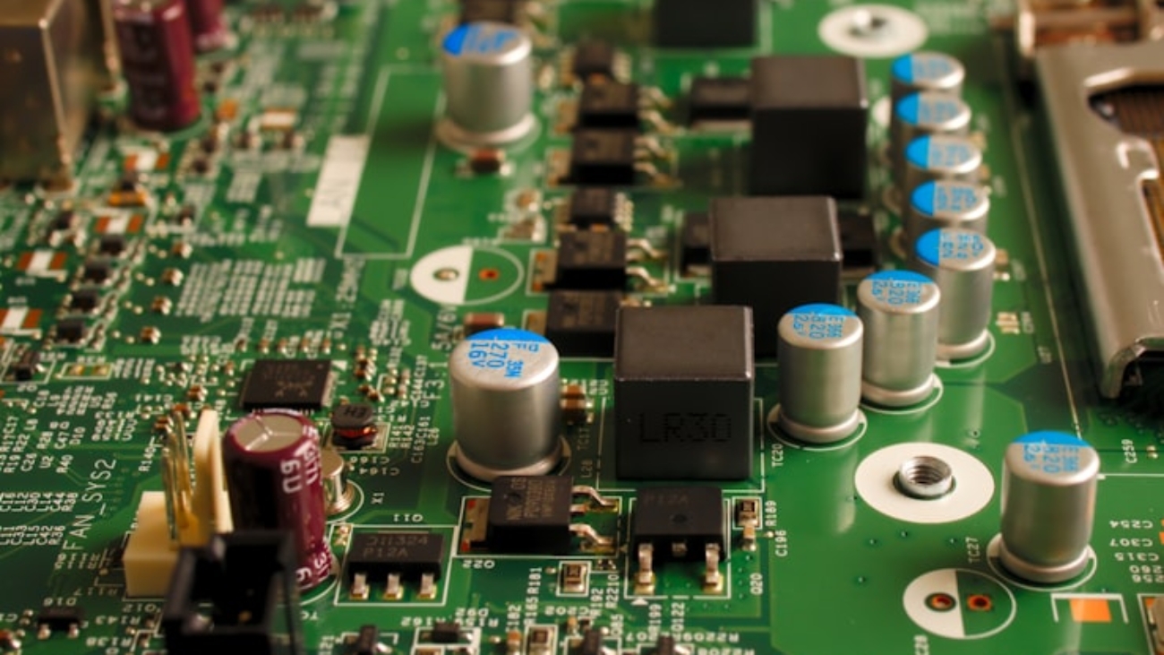 photo-1606773922217-b9d4dbb85258