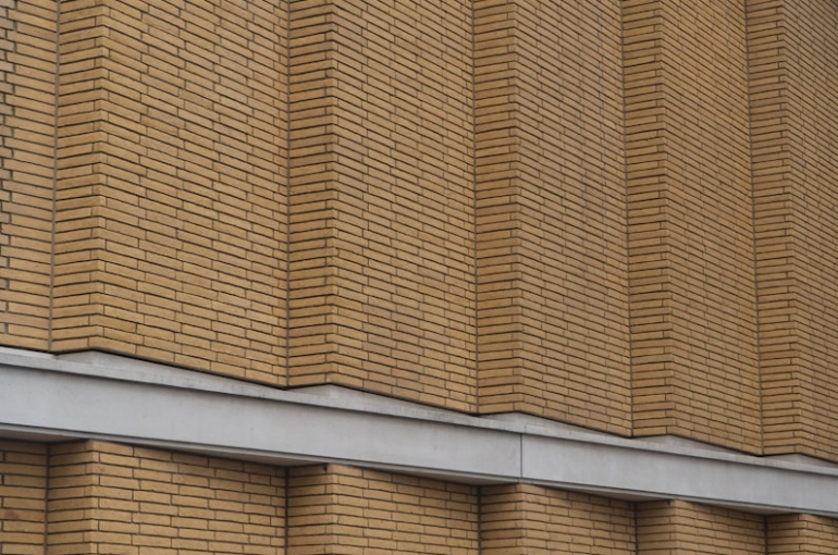 photo-1617788595295-83acec60eda0