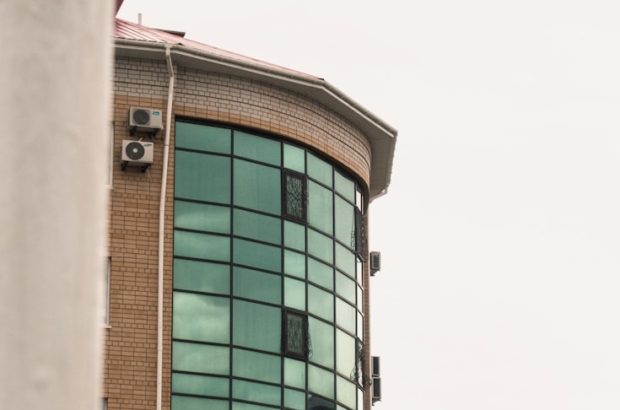 photo-1625911425171-1dc5621e5cb4