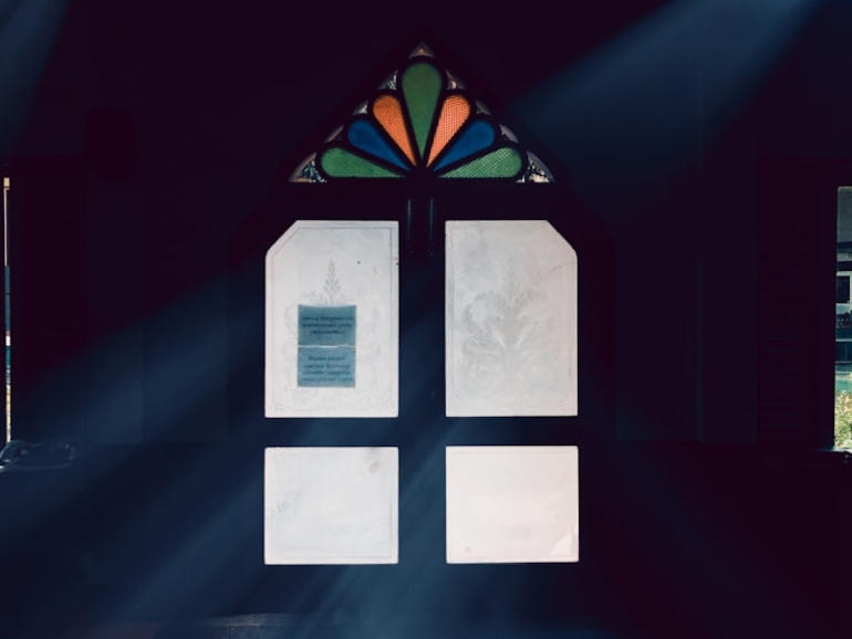 photo-1638705244072-6b4ca1e86e07