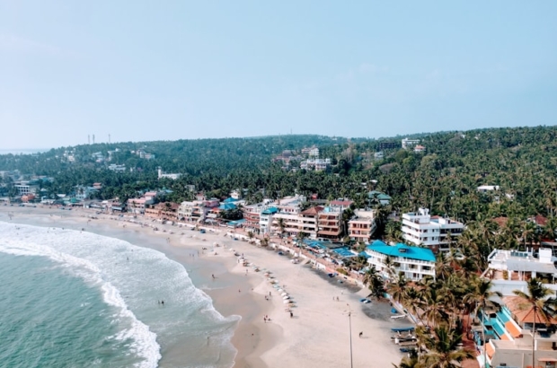 photo-1645974459771-855ac128b89f