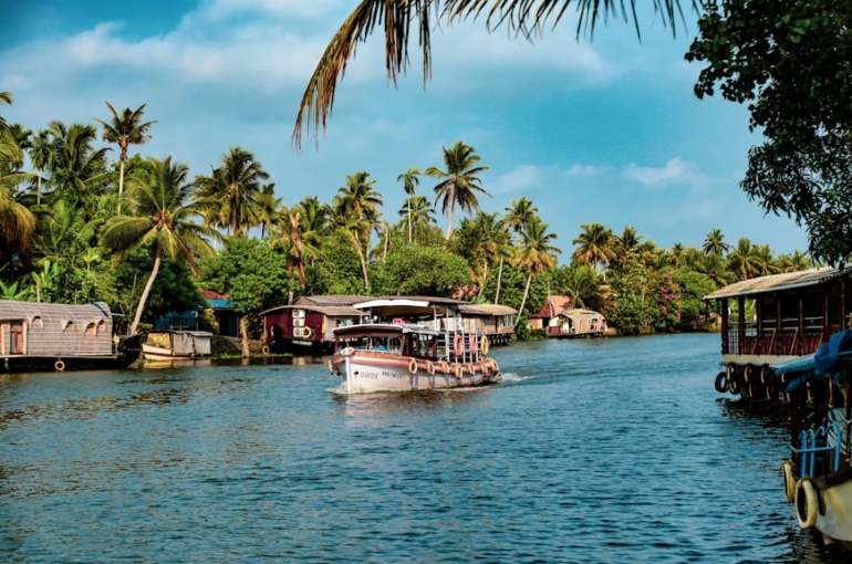 photo-1652460816777-a58bf8ed1f08