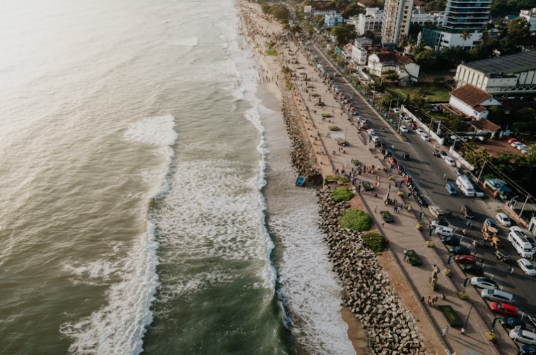 photo-1654673286005-4f36c2ec1da3