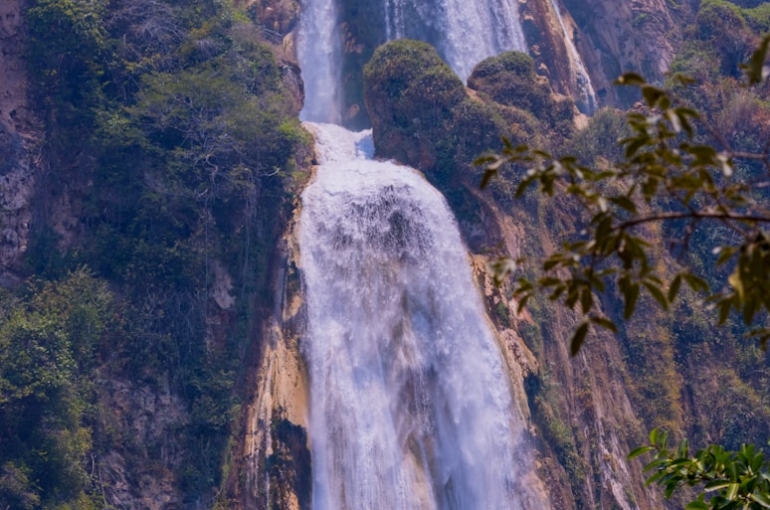 photo-1682449815387-d3d75f685e37