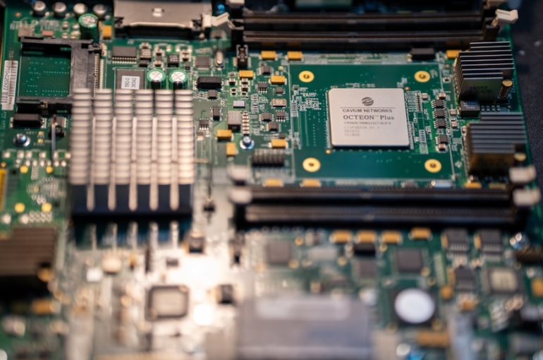 photo-1746913370914-280363b5e15f