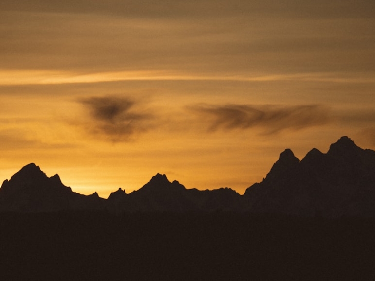 photo-1764893216863-f4e2bbd62a5e