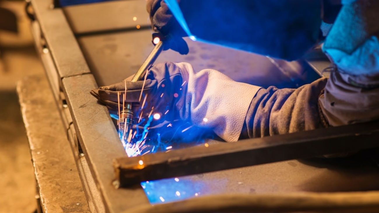 premium_photo-1663127132492-36f4a74d96fc