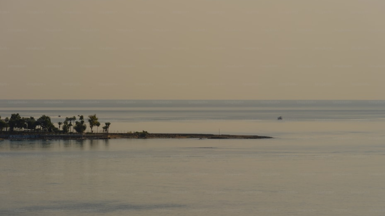 premium_photo-1667910237250-1347e35996dd