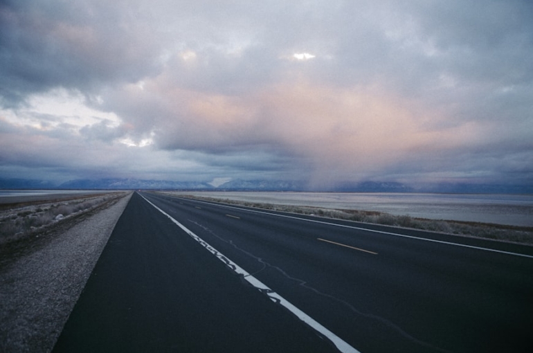 premium_photo-1669050701613-ec550518dec1