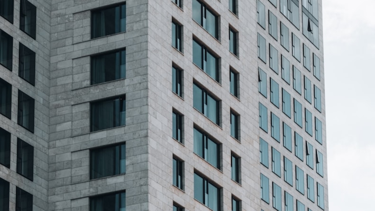 premium_photo-1677620678481-3e1563c53e26