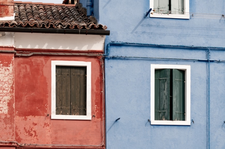 premium_photo-1677646870379-b893059f71a0