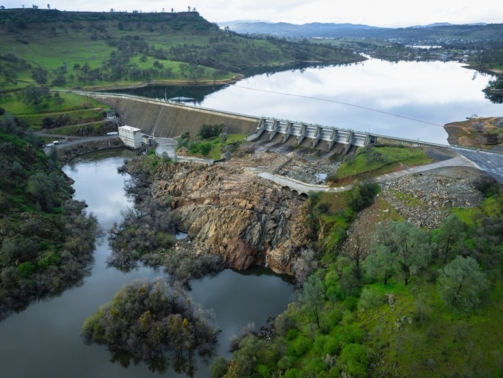 premium_photo-1678167657597-665c6589a3a6