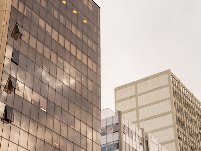 premium_photo-1680143216873-37cebec3f1bb