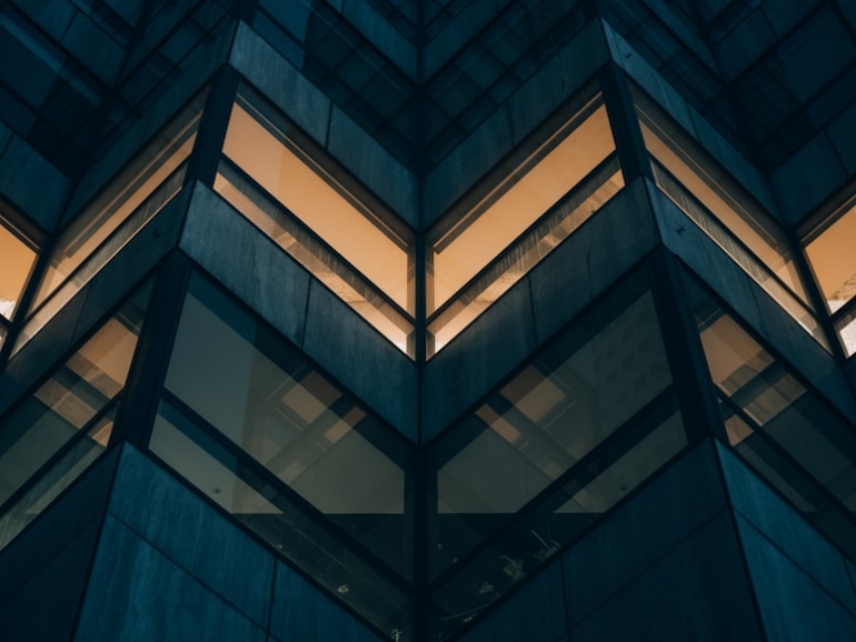 premium_photo-1686081120091-393475e0eff0