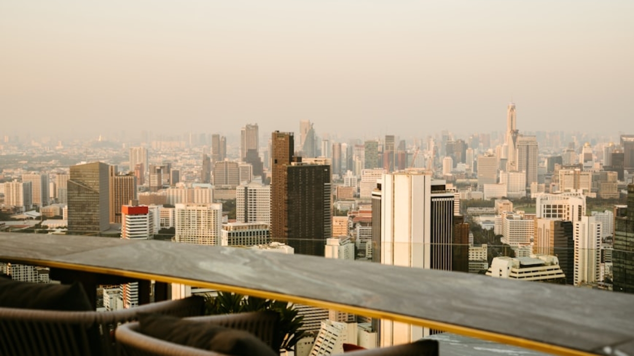 premium_photo-1736235901166-109576170e4e