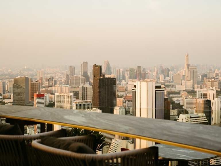 premium_photo-1736235901166-109576170e4e