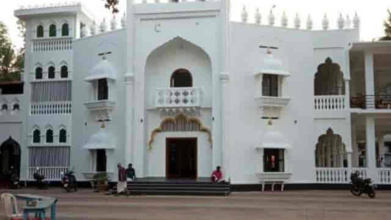 puthentheruv-jum-a-masjid-kollam-mosques-65xmejn7kz